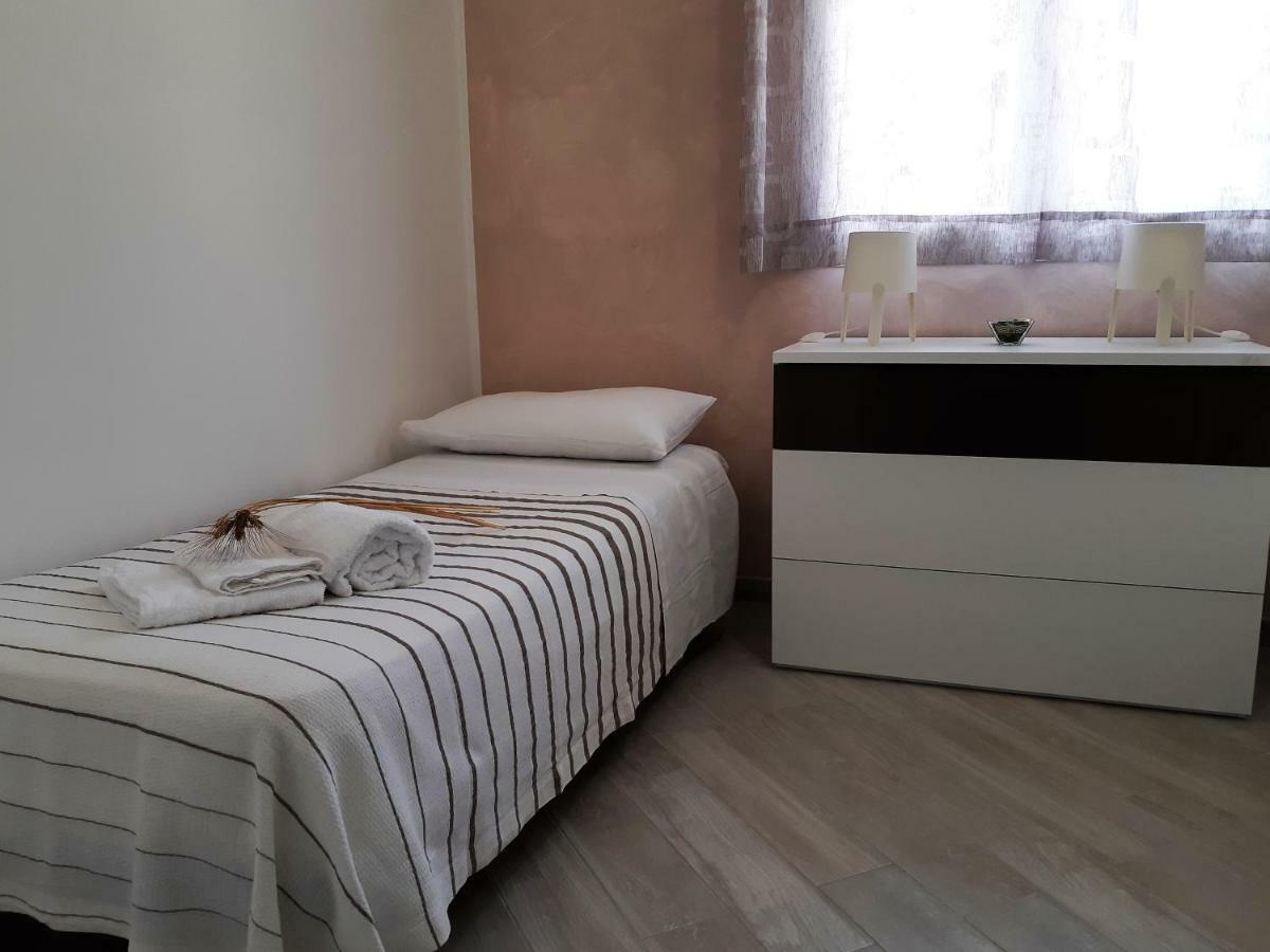 Home33 Avola Luaran gambar