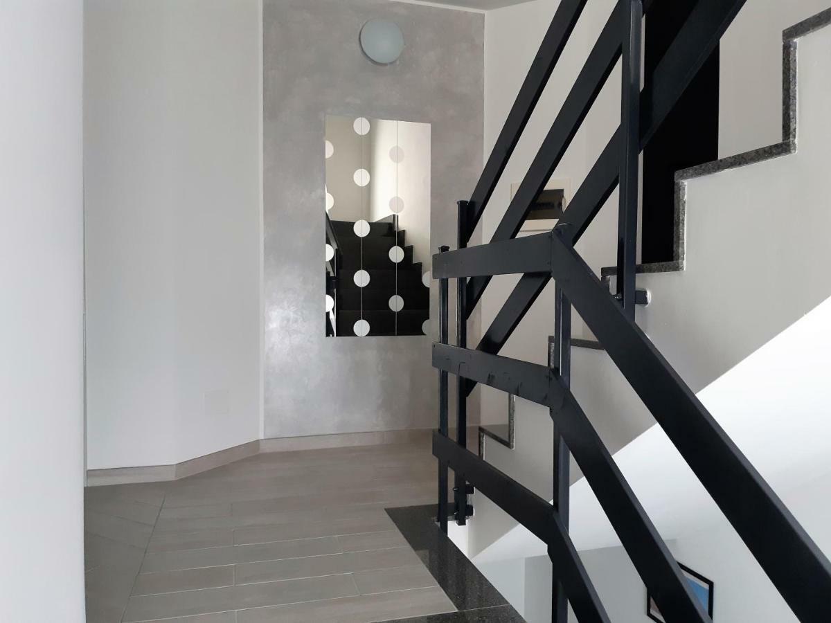 Home33 Avola Luaran gambar