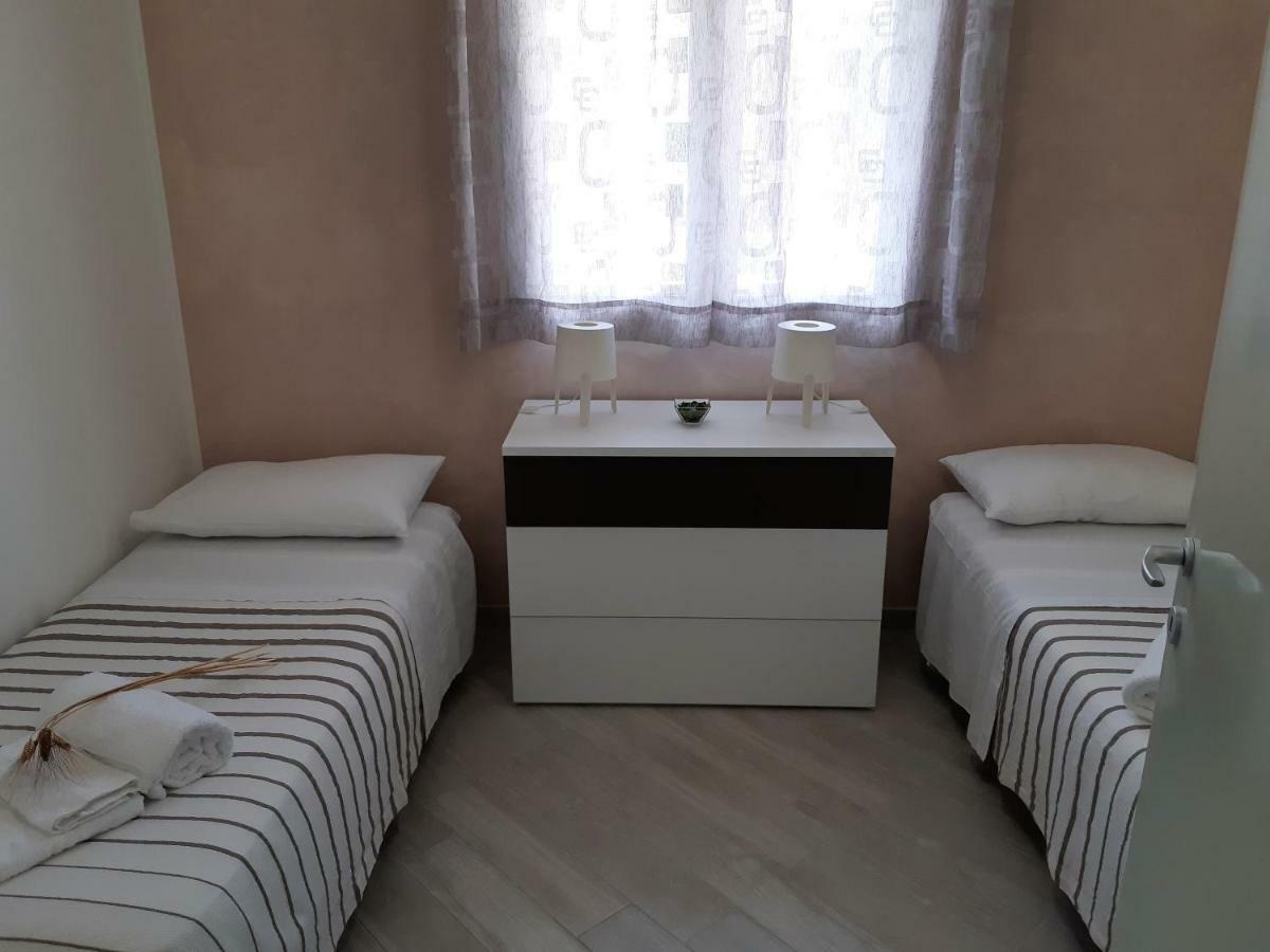 Home33 Avola Luaran gambar